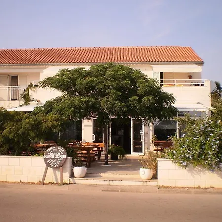 Apartamento Vala Rogoznica (Sibenik-Knin)